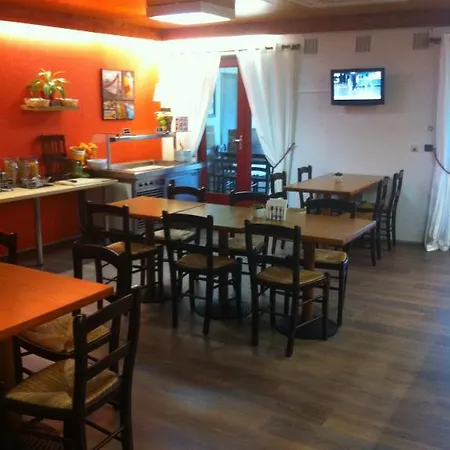 Inter-hotel La Neuvillette 酒店 兰斯