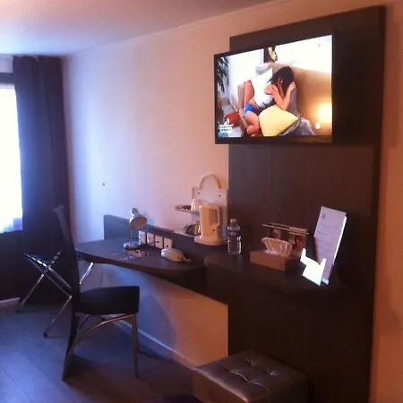 Inter-hotel La Neuvillette Hotel